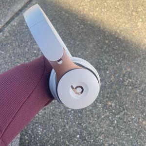 Beats Solo Pro Wireless Noise Cancelling On-Ear Headphones - Gray